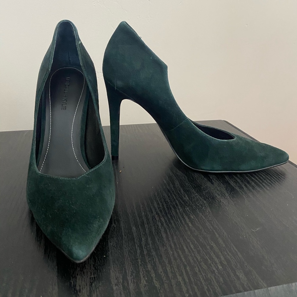 Deep emerald green Kendall + Kylie heels